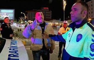 Polisin işine "anlamsız", gazeteciye "kaburgasız"...