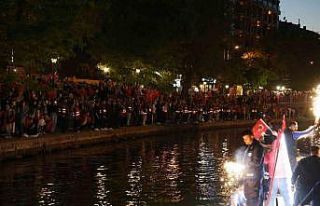 Porsuk Çayı’nda fener alayı düzenlendi