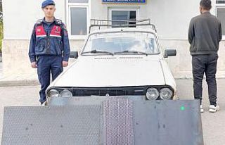 Römork arka kapağını çalmak isteyen şahıs yakalandı