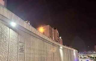 Saate aldırış etmeden alt geçitte yaşanan kazayı...