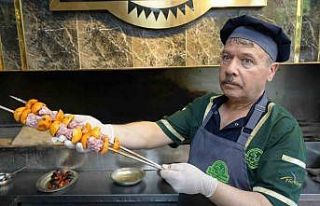 Sadece ilkbaharda bulunan kebap: Yenidünya kebabı