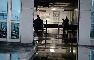 Sağanağın etkili olduğu Malatya’da hastanenin...