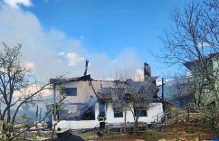 Saimbeyli’de yanan ev kullanılmaz hale geldi