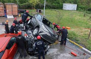 Sakarya Büyükşehir itfaiyesi eğitimlerle farklı...