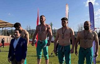 Sakarya Büyükşehirli pehlivanlardan Bilecik’te...