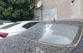 Sakarya’da araçlar çamurla kaplandı