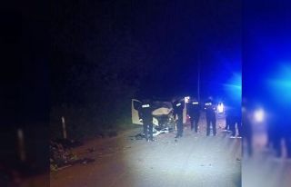 Sakarya’da otomobilin çarptığı motosiklet paramparça...