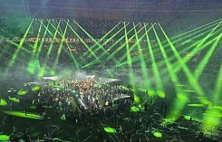 Şampiyon Kocaelispor kupasını binlerce taraftarı...