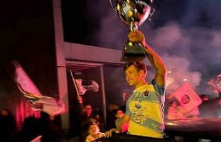 Şampiyon takıma coşkulu karşılama