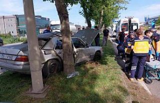 Samsun’da otomobil önce tıra, ardından ağaca...