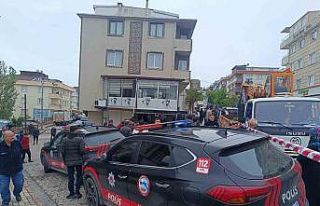 Sancaktepe’de otomobil telefoncuya daldı