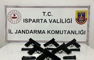 Şarkikaraağaç’ta ruhsatsız silah operasyonu