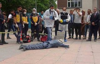 Sigaranın zararları temsili ölümle anlatıldı