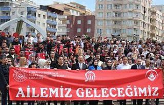 Siirt’te ‘Ailemiz Geleceğimiz’ yürüyüşü...