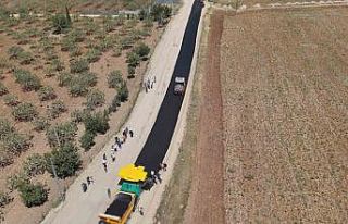 Siirt’te kırsal grup köy yolları sıcak asfaltla...
