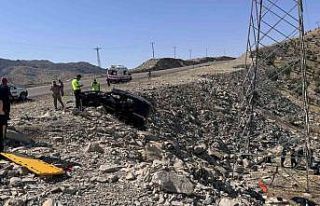 Şırnak’ta kamyonet şarampole devrildi: Aynı...