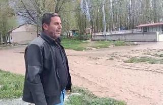Sivas’ta dere taştı, köyün sokakları nehre...