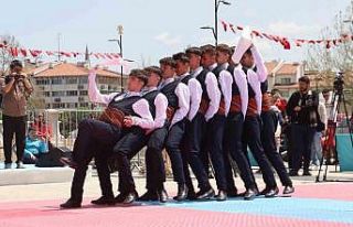 Sivas’ta Gençlik ve Spor Bayramı coşkuyla kutlandı