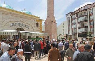 Sivas’ta rahatsızlanan ilkokul öğrencisi hayatını...