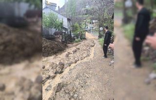 Sivas’ta sağanak sonrasında ahır, sel sularına...