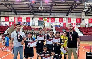 Siverekli minikler futsal turnuvasında il birincisi...