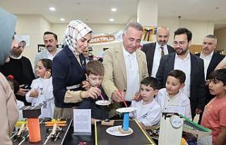 Sultangazi’de rengarenk mezuniyet