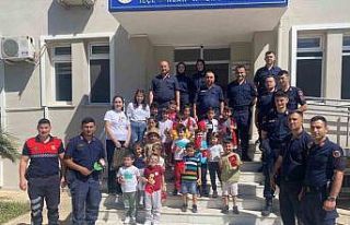 Sultanhisar’da jandarma ekipleri minikleri ağırladı