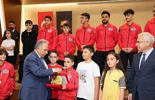 Talas Belediye Meclisi’nde TEKNOFEST şampiyonları...