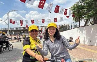 Tarsus’ta kadınlar bisiklet kullanmayı öğreniyor