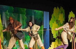 Tarsus’ta minikler tiyatro ile buluşuyor