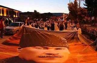 Taşova’da coşkulu 19 Mayıs meşale ve bayrak...