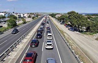 Tekirdağ-İstanbul yolunda tatil dönüşü yoğunluğu