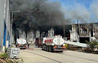 Tekirdağ’da fabrika yangınında patlama sesleri