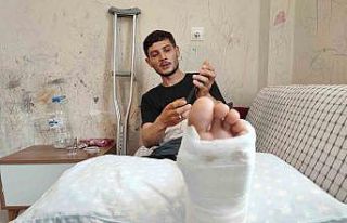 Ters yönden gelen sürücü, motosikletli gencin...