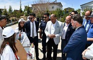 Tomarza’da öğrenciler, Bilim Fuarı’nda hünerlerini...