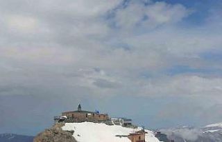 Trabzon’da 3 bin 200 rakımda karla mücadele