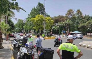 Trafik ekipleri emniyet kemerinin önemine dikkat...