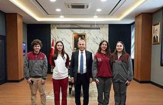 Trafik konulu resim yarışmasında dereceye giren...