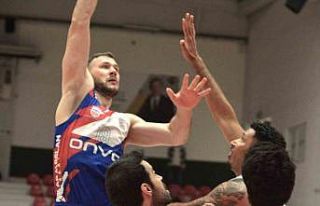 Türkiye Sigorta Basketbol Süper Ligi: Aliağa Petkimspor:...