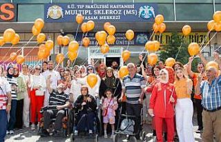 Türkiye’nin ilk MS Yaşam Merkezinde turuncu balonlar...