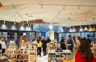 Türkiye’nin ilk Relay mağazası Antalya Havalimanı’nda