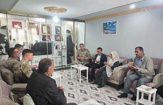 Tutak’ta Anneler gününde anlamlı ziyaret