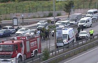 Tuzla’da kontrolden çıkan otomobil takla attı...