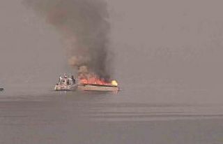 Tuzla’da tekneler alev alev yandı