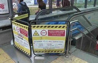 Ünalan Metro İstasyonu’nda yürüyen merdiven...