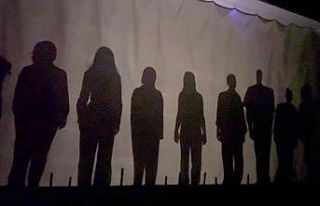 Üniversite öğrencilerinden tiyatro gösterisi