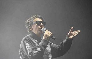 Ünlü Sanatçı Ersay Üner ÇAKÜ’de sahne aldı