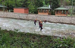 Uzungöl’de dereye düşüp kaybolan Suudi Arabistan...