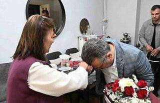 Vali Aksoy’dan Anneler Günü’nde şehit annesine...