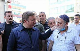 Vali Aydoğdu, Buğday Meydanı esnafına geçmiş...